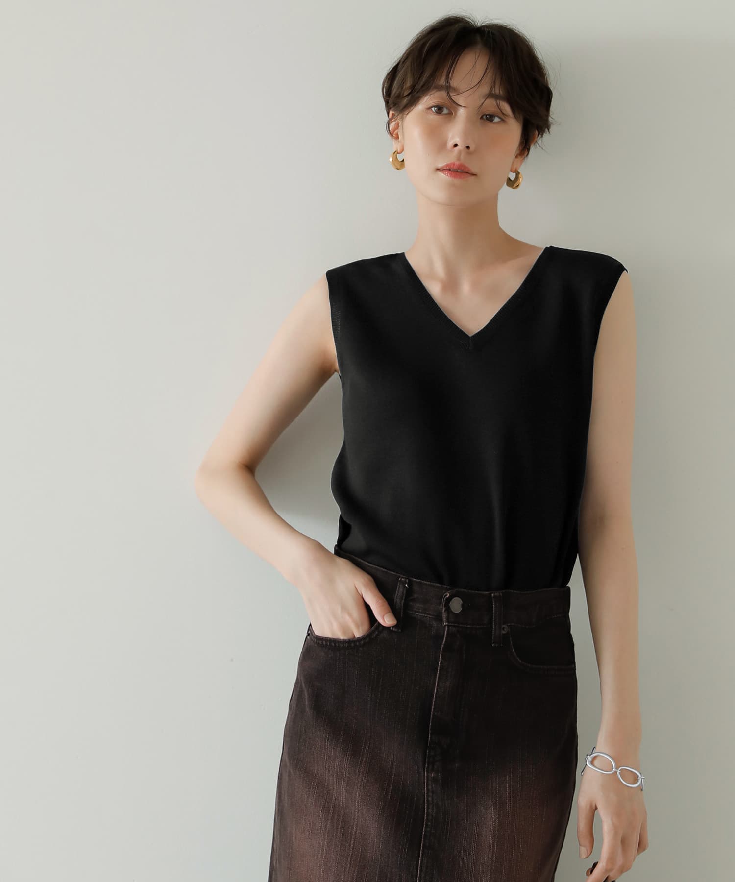 新品・未使用 レキップ ノーカラーワンピース ピンタック リネン混 日本製 黒 バックサテンジョーゼット Vネックロングワンピース