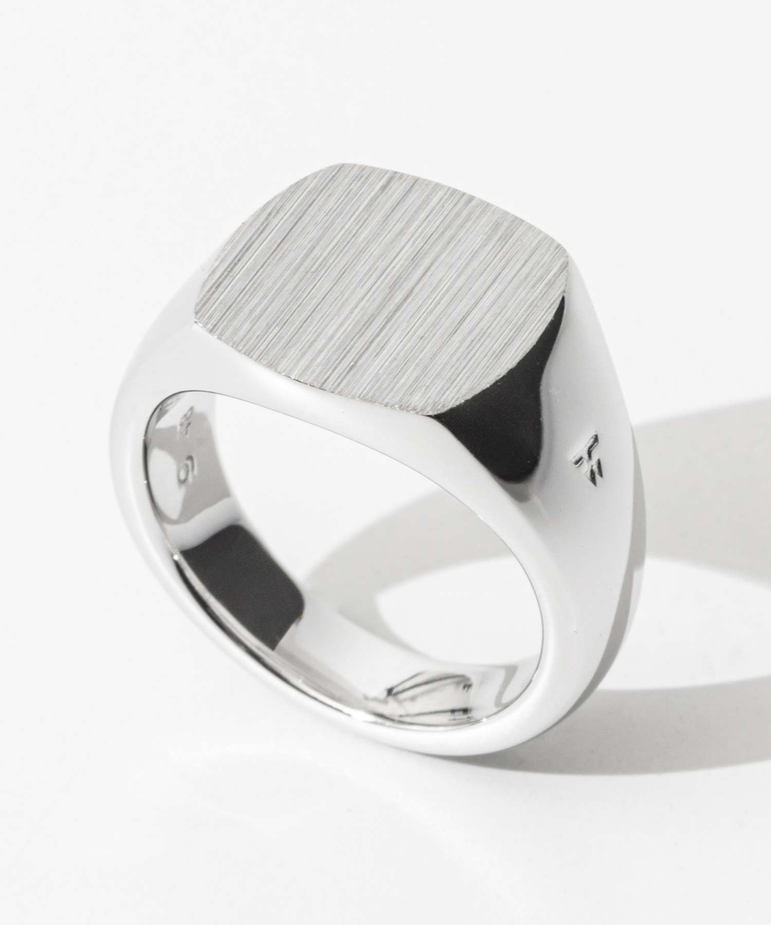 トムウッド TOM WOOD Kay Ring Satin R74HKANA02S925 / 100568 トムウッド TOM WOOD Kay Ring Satin R74HKANA02S925 / 100568
