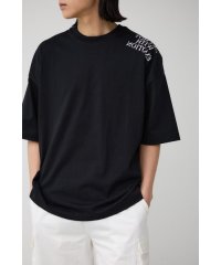 AZUL by moussy/Out of The ORDINARY フォトTEE/506330949