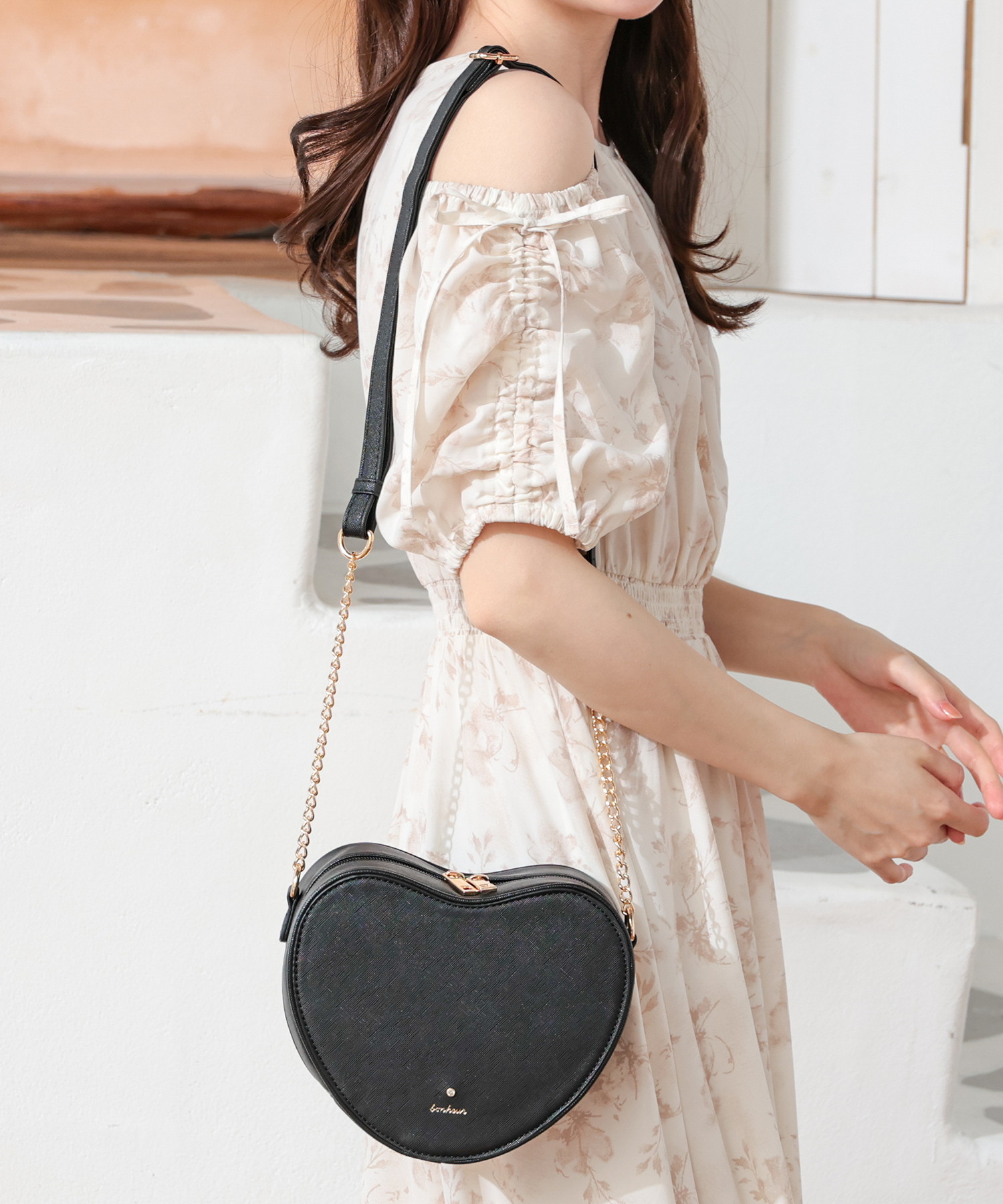 超美品 COACH 2WAY ポーチ ハート型 つきつめれ ショルダー 超美品 COACH 2WAY ポーチ ハート型 つきつめれ ショルダー