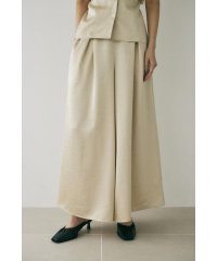 moussy/リサイクルポリエステル使用　フレア分量たっぷりのサテンパンツ/506376873