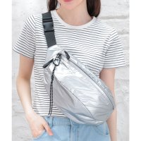 COLZA/ハニーズ Honeys 多ポケットボディバッグ 鞄 ボディバッグ ショルダーバッグ メッセンジャーバッグ 収納 ハーフムーン型 レディース ニコラ 雑誌掲載/505994363