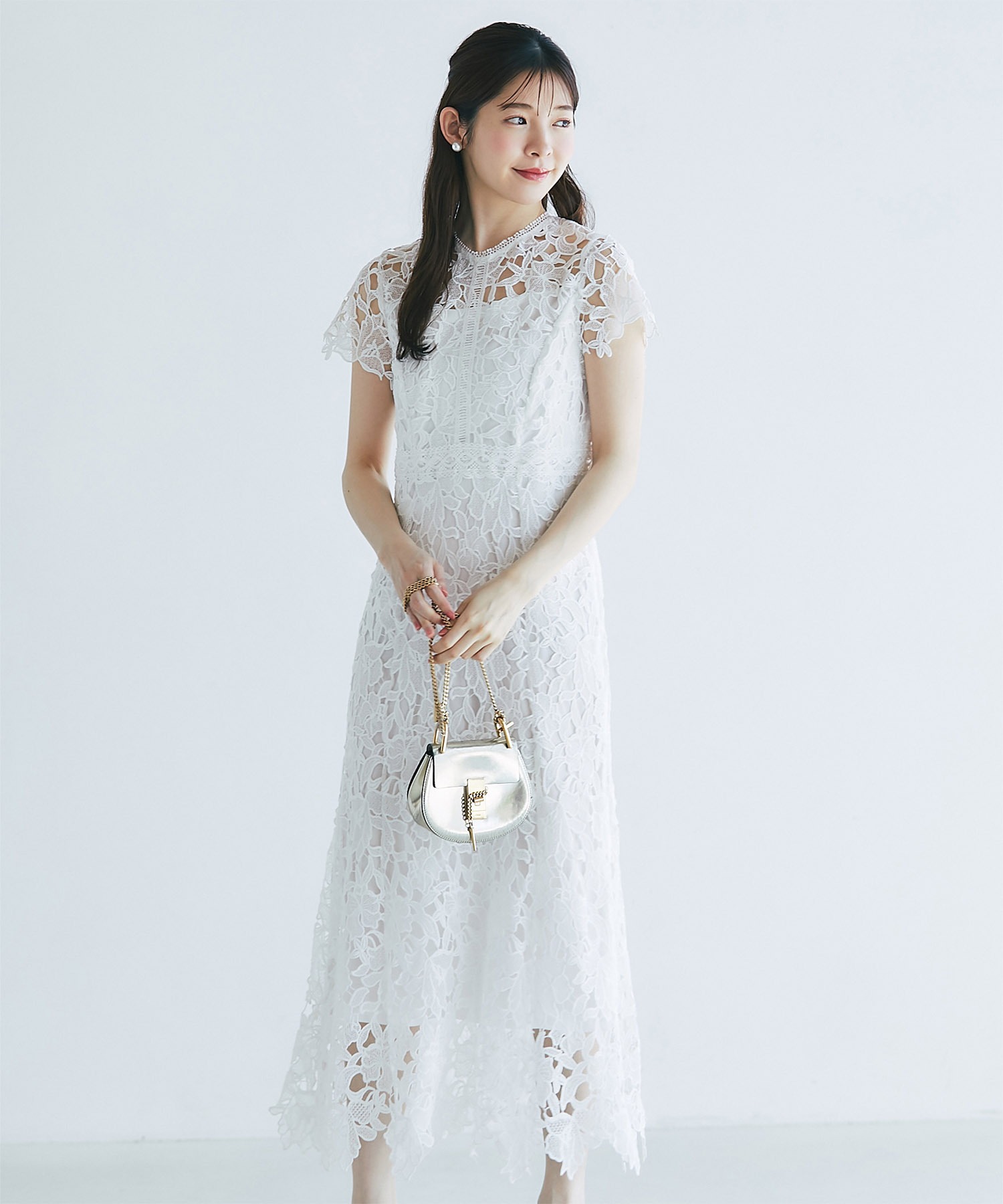 フラワーカットワークレース刺繍×ラインレースワンピース フラワーカットワークレース刺繍×ラインレースワンピース