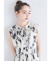 tocco closet/トッコクローゼット tocco closet リボン付きウエストシャーリングフラワープリントプリーツワンピース/506501862