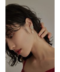 niana/ニアナ niana ビジューパールイヤリング 結婚式 お呼ばれ フォーマル オケージョン ゴールド シルバー 大ぶり ボリューム 華やか/506606441