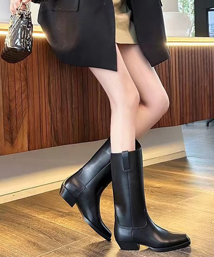 ⭐︎Gianvito Rossi ⭐︎ポインテッドトゥ　ミドルブーツ ⭐︎Gianvito Rossi ⭐︎ポインテッドトゥミドルブーツ