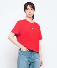 TOMMY JEANS/トミージーンズ TOMMY JEANS バッジロゴTシャツ/504188959