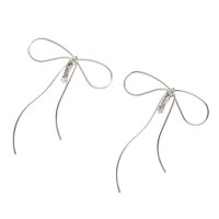 cream dot/クリームドット Cream dot. アシンメトリーなワイヤーリボンのピアス/イヤリング/506657510