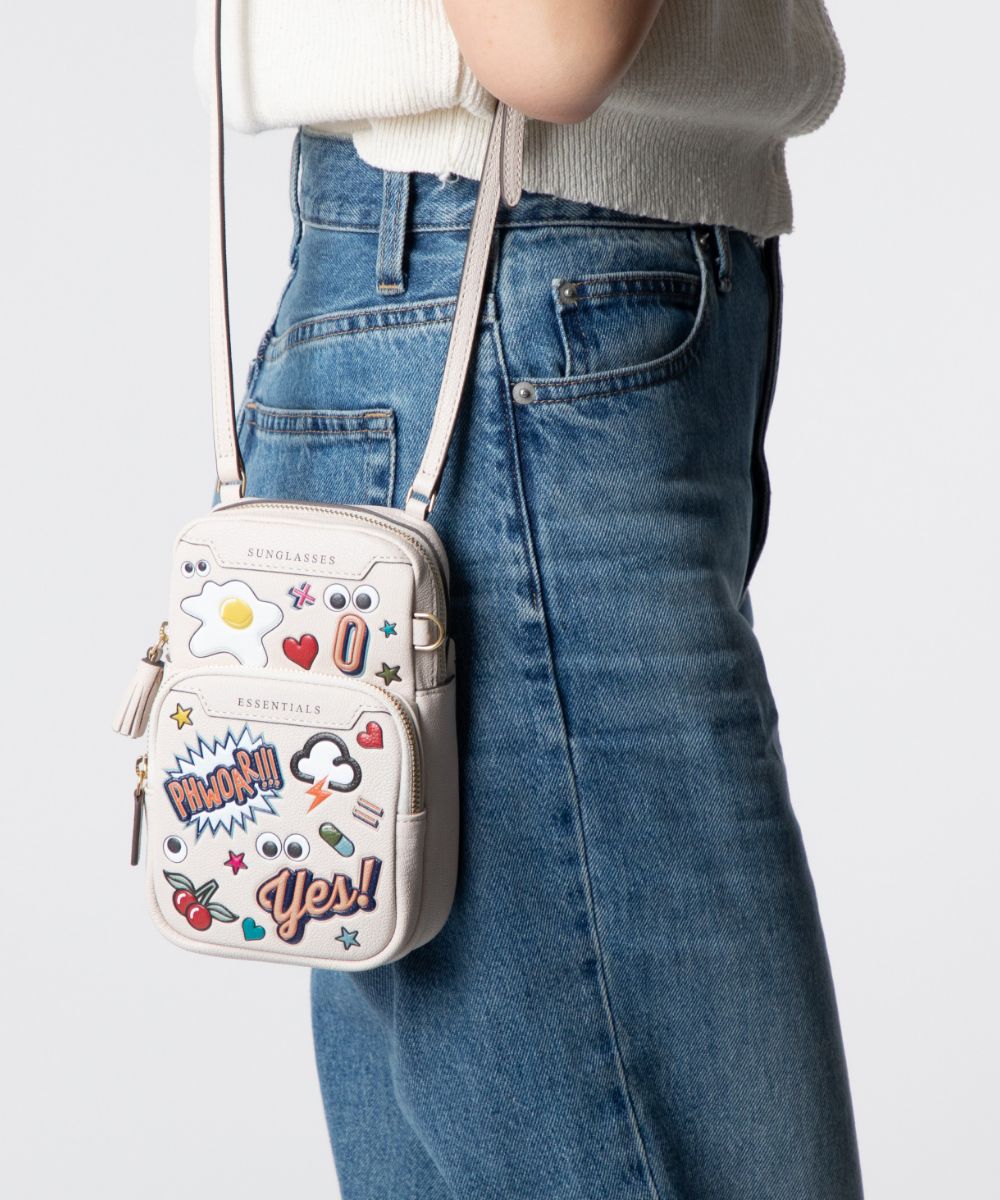 アニヤ ハインドマーチ ANYA HINDMARCH 5050925 194679 ショルダーバッグ レディース スマホショルダー  オールオーバーステッカー (506674560) | アニヤハインドマーチ(ANYA HINDMARCH) - d fashion