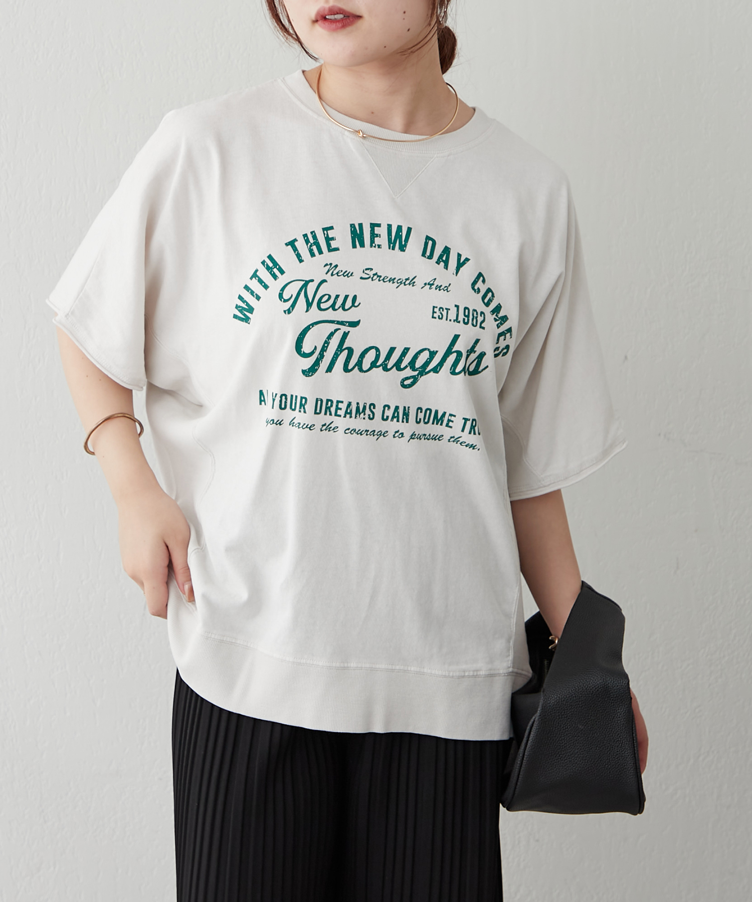 ☆韓国大人気☆デイリールーズTシャツ/DE MERIEL☆ セール】【WEB限定】ドルマン 刺繍 ワイド TEE(506093183