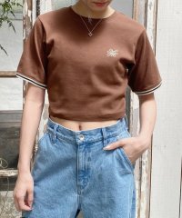 NICOLE CLUB/クロップド リブTシャツ／ワンポイント刺繍/506723274