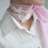 Sawa a la mode/サワアラモード Sawa a la mode パールを添えた蝶が舞うシアーストール/506784667