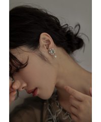 niana/ニアナ niana ビジューパールイヤリング 結婚式 お呼ばれ フォーマル オケージョン ゴールド シルバー ホワイト 大ぶり ボリューム 華やか/506788068