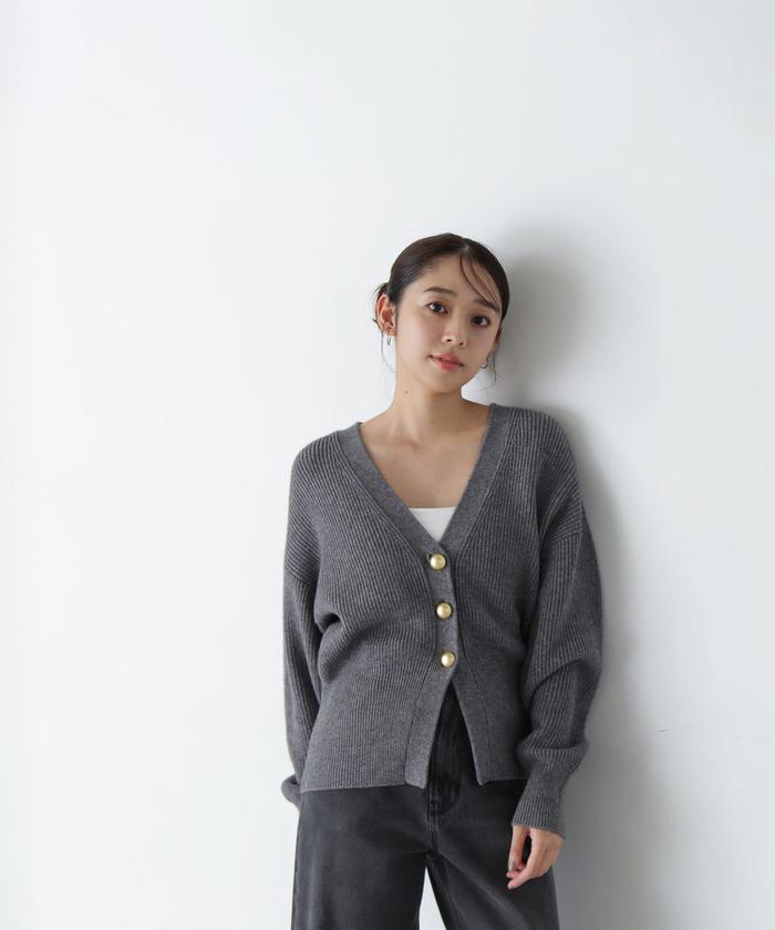 セール】ゴールドボタンフォルムニットカーディガン 24AW