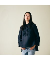 Audie a Muses/【雑誌掲載】フラワーモチーフ付きブラウス/506840013