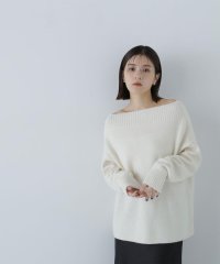 NATURAL BEAUTY BASIC/＜ハンドウォッシャブルFOX＞デコルテラインオーバーニット　24AW/506864411