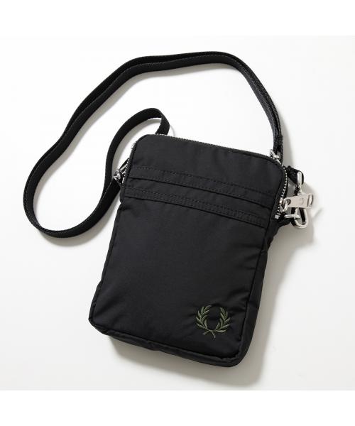 FRED PERRY ショルダーバッグ L8290 クロスボディ(506877509 FRED PERRY ショルダーバッグ L8290 クロスボディ(506877509