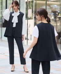 Flolia/フロリア Flolia Vネックジレ・ボウタイブラウス・テーパードパンツのセットアップフォーマルセレモニースーツ【洗える/ストレッチ】/506887675