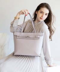 styiro/スタイロ styiro ■TVドラマ着用■ 【A4対応】ベルト金具トートバッグ/506889562