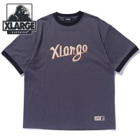 XLARGE/エクストララージ XLARGE RETRO SCRIPT LOGO RINGER S/S TEE CHARCOAL [101243011006]/506907719