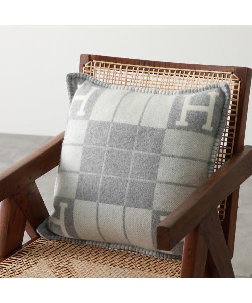 新品)HERMES エルメス クッション アヴァロン PM エクリュ