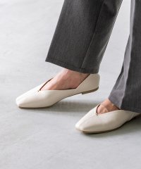 welleg/ウェレッグ welleg Vカット ゴールドアクセント 極やわパンプス/506925987