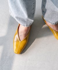 welleg/ウェレッグ welleg Vカット ゴールドアクセント 極やわパンプス/506925987
