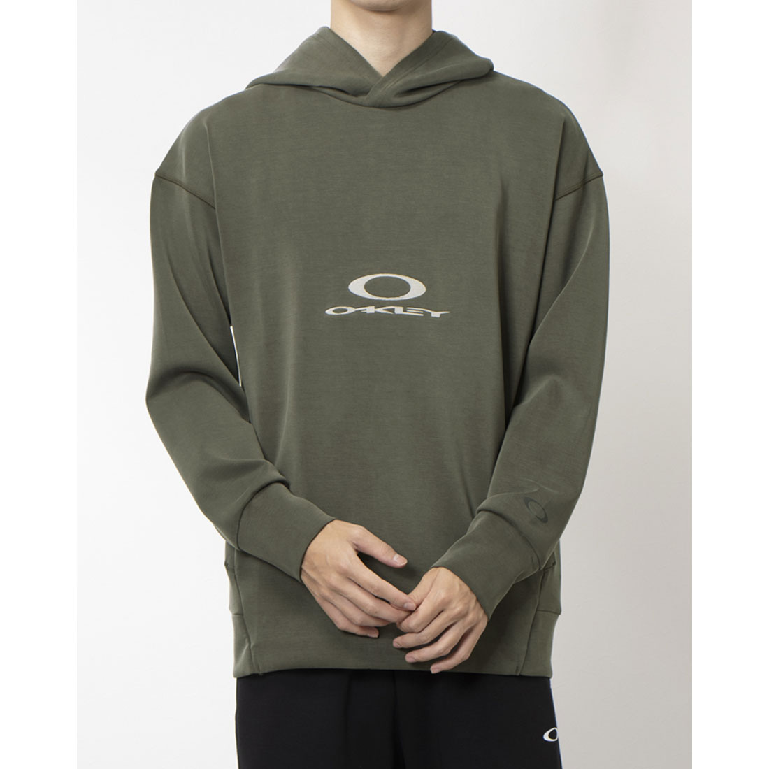 2025年新作入荷 セール 50%OFF】オークリー OAKLEY メンズ スウェットパーカー メンズウェア