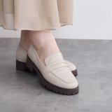 アイボリー
