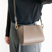 I NEED MORE SHOES/アイニードモアシューズ I NEED MORE SHOES LEATHER SHOULDER BAG 【vikky02】/507004136