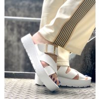 REZOY/リゾイ REZOY 【24SS】ベルテッドゴールドバックル厚底フラットサンダル/507004925