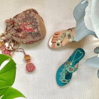 Tomieco/トミエコ Tomieco ビーズモチーフサンダル 花柄刺繍がかわいい 指付きサンダル/507006023