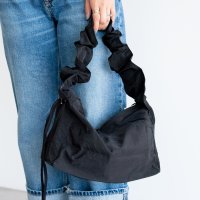 I NEED MORE SHOES/アイニードモアシューズ I NEED MORE SHOES GATHERED HANDLE 2WAY NYLON BAG 【yumi】/507008598