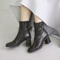 carino/モード エ ジャコモ カリーノ MODE ET JACOMO carino スクエアトゥブロックヒールブーツ/506887548