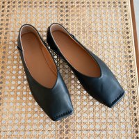 I NEED MORE SHOES/アイニードモアシューズ I NEED MORE SHOES STITCHED SQUARE TOE FLATS 【22f011】/506928599