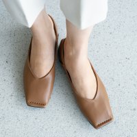 I NEED MORE SHOES/アイニードモアシューズ I NEED MORE SHOES STITCHED SQUARE TOE FLATS 【22f011】/506928599