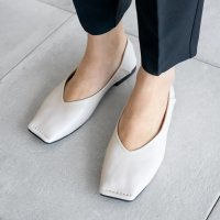 I NEED MORE SHOES/アイニードモアシューズ I NEED MORE SHOES STITCHED SQUARE TOE FLATS 【22f011】/506928599