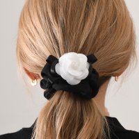 REAL STYLE/リアルスタイル REAL STYLE シュシュ ヘアゴム 小さめ リボン 花 フラワー カメリア 白 黒 髪留め まとめ髪 アレンジ ブラック 椿 上品 きれい/507032538