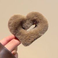 shoppinggo/ショッピングゴー shoppinggo ヘアクリップ ハート ファー モコモコ バンスクリップ 韓国 ボア バレッタ 秋 冬 大きめ 髪飾り 髪留め/507051167