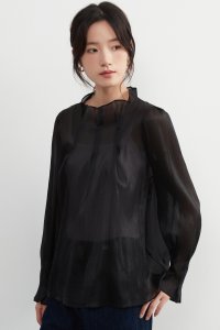 On One's Own/オンワンズオン On One's Own 超軽シアー長袖ブラウス・素材の重なりを生かした濃淡の美・タックデザイン・エレガントトップ/507065380