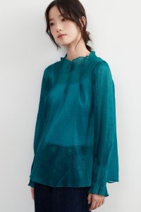 On One's Own/オンワンズオン On One's Own 超軽シアー長袖ブラウス・素材の重なりを生かした濃淡の美・タックデザイン・エレガントトップ/507065380
