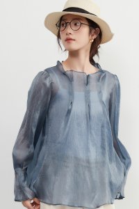On One's Own/オンワンズオン On One's Own 超軽シアー長袖ブラウス・素材の重なりを生かした濃淡の美・タックデザイン・エレガントトップ/507065380