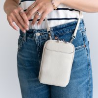 I NEED MORE SHOES/アイニードモアシューズ I NEED MORE SHOES LEATHER SMART PHONE POCHEETTE 【york】/507008596
