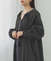 Noia/ノイア Noia 刺繍ギャザーストライプ柄ワンピース/507093524