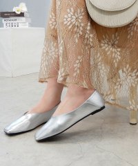 minia/アララ alala 斜めワイドスクエアトゥのVカットフラットパンプス/かかとが踏めるバブーシュ(211902)/507095110