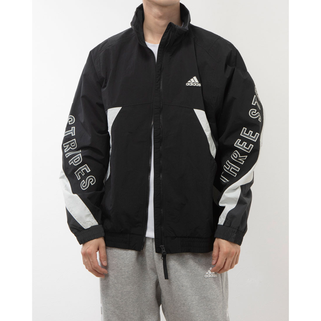 adidas（アディダス）の「ワーディング オーバーサイズド ベスト
