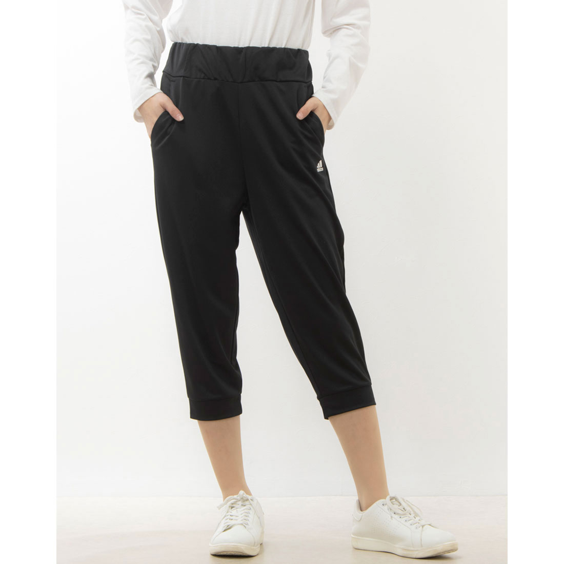 タグ付き新品未使用　adidasレディースパンツ アディダス adidas レディース ジャージクォーターパンツ W SE