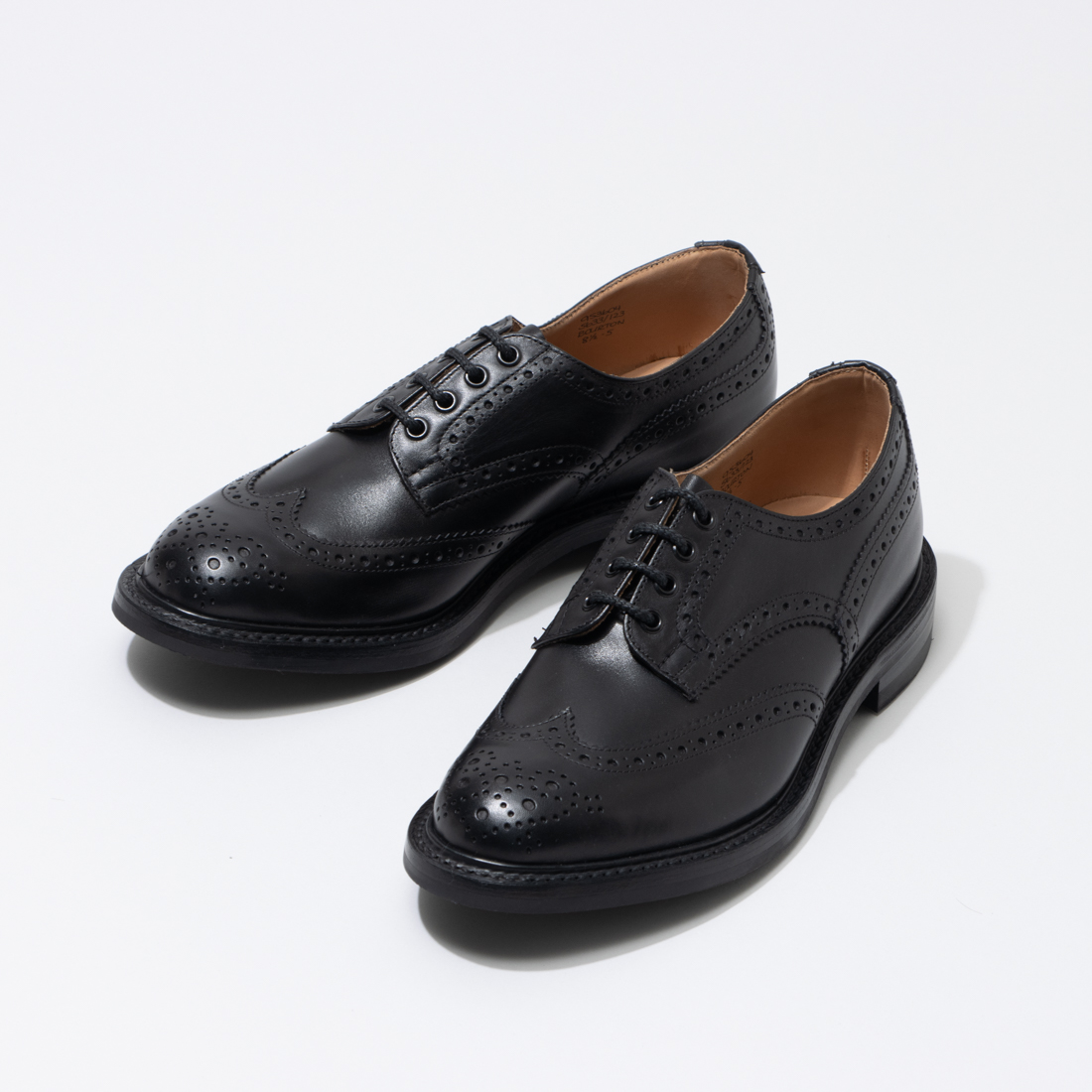 セール55%OFF】トリッカーズ Tricker's レザーウィングチップ セール55%OFF】トリッカーズ Tricker's レザーウィングチップ