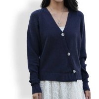 ica/アイカ ica カシミアの様な柔らかな肌触り ストレッチ性抜群 ショート丈 斜めボタン ロングスリーブ ニットカーディガン/507143813