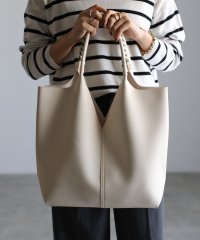GUSCIO/グッシオ GUSCIO センター切り替えVカットトートバッグ/507150587
